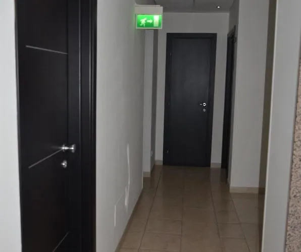 Della Vista רימיני