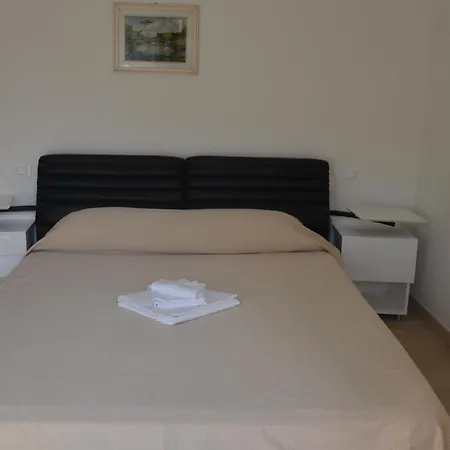 Della Vista Apartahotel *
