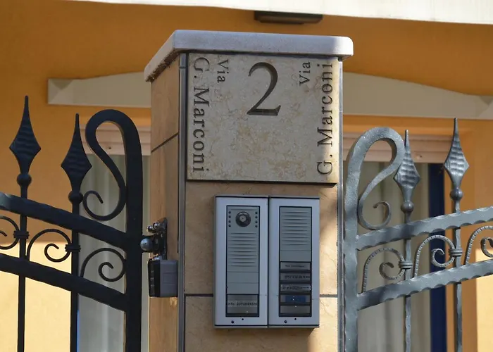 Della Vista Ξενοδοχείο με διαμερίσματα *